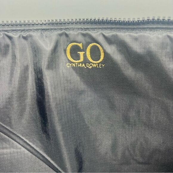 Cynthia Rowley GO Neoprene Print Lap Top Case Bag - Picture 4 of 4